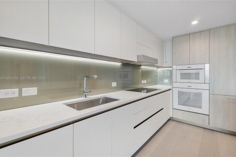 Condo in Bay Harbor Islands, Florida, 3 bedrooms  № 2009499 - photo 16