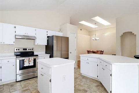 House in Wesley Chapel, Florida 3 bedrooms, 138.24 sq.m. № 2395862 - photo 18