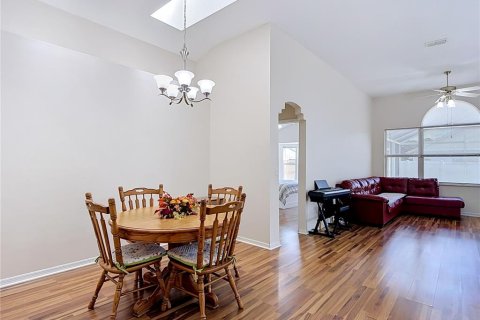 House in Wesley Chapel, Florida 3 bedrooms, 138.24 sq.m. № 2395862 - photo 6