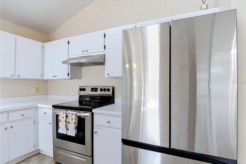 House in Wesley Chapel, Florida 3 bedrooms, 138.24 sq.m. № 2395862 - photo 14