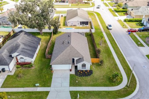 House in Wesley Chapel, Florida 3 bedrooms, 138.24 sq.m. № 2395862 - photo 2