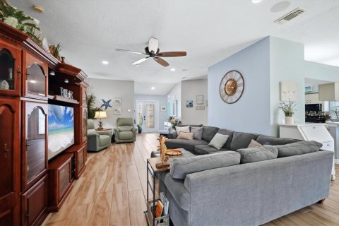 House in Bradenton, Florida 3 bedrooms, 159.7 sq.m. № 2418322 - photo 15