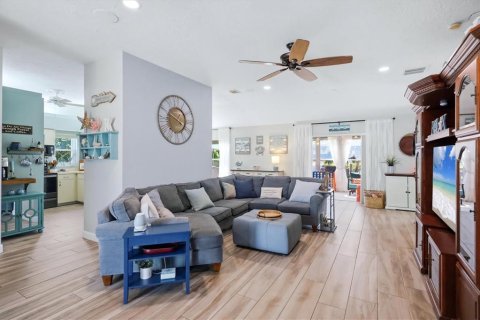 House in Bradenton, Florida 3 bedrooms, 159.7 sq.m. № 2418322 - photo 17
