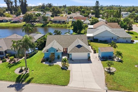 House in Bradenton, Florida 3 bedrooms, 159.7 sq.m. № 2418322 - photo 9