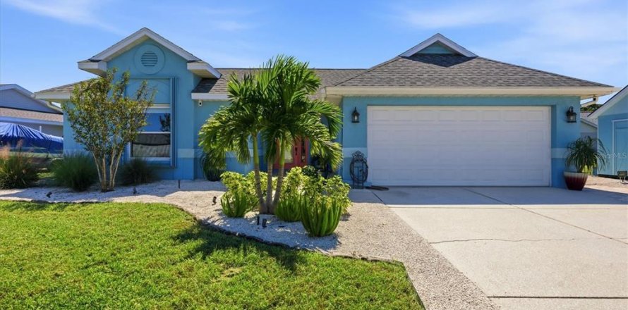 House in Bradenton, Florida 3 bedrooms, 159.7 sq.m. № 2418322