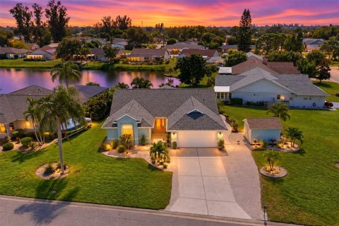House in Bradenton, Florida 3 bedrooms, 159.7 sq.m. № 2418322 - photo 2