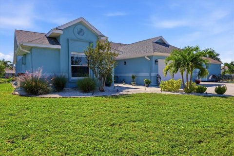House in Bradenton, Florida 3 bedrooms, 159.7 sq.m. № 2418322 - photo 10