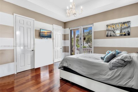 House in Fort Lauderdale, Florida 5 bedrooms, 404.68 sq.m. № 1892862 - photo 24