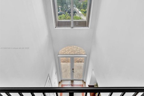 House in Fort Lauderdale, Florida 5 bedrooms, 404.68 sq.m. № 1892862 - photo 13