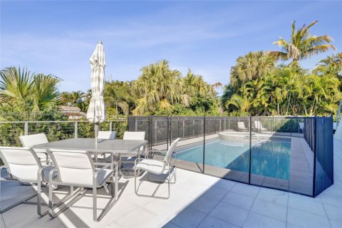 Villa ou maison à louer à Lauderdale-by-the-Sea, Floride: 3 chambres, 178.28 m2 № 2025844 - photo 29