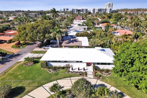 Villa ou maison à louer à Lauderdale-by-the-Sea, Floride: 3 chambres, 178.28 m2 № 2025844 - photo 3