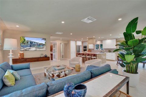 Villa ou maison à louer à Lauderdale-by-the-Sea, Floride: 3 chambres, 178.28 m2 № 2025844 - photo 17