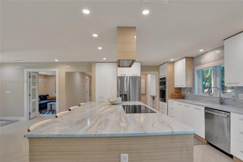 Villa ou maison à louer à Lauderdale-by-the-Sea, Floride: 3 chambres, 178.28 m2 № 2025844 - photo 8