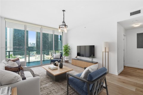 Кондоминиум с 2 спальнями в Майами, Флорида № 1999217