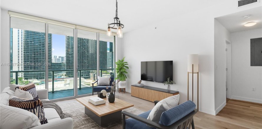 Кондоминиум с 2 спальнями в Майами, Флорида № 1999217