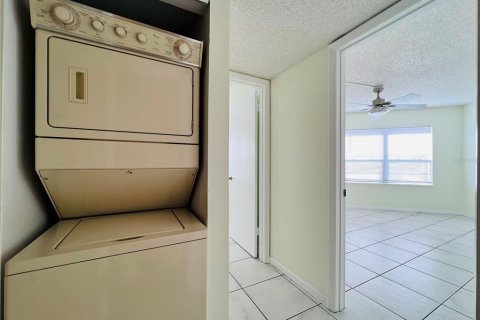Copropriété à louer à Orlando, Floride: 2 chambres, 76.18 m2 № 2410481 - photo 13