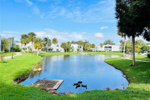 Copropriété à louer à Orlando, Floride: 2 chambres, 76.18 m2 № 2410481 - photo 16