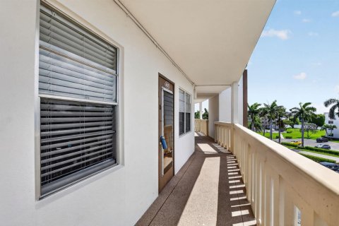 Condo in Boca Raton, Florida, 2 bedrooms № 2244620 - photo 13