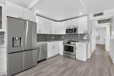 Condo in Boca Raton, Florida, 2 bedrooms № 2244620 - photo 2