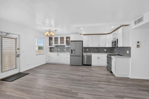 Condo in Boca Raton, Florida, 2 bedrooms № 2244620