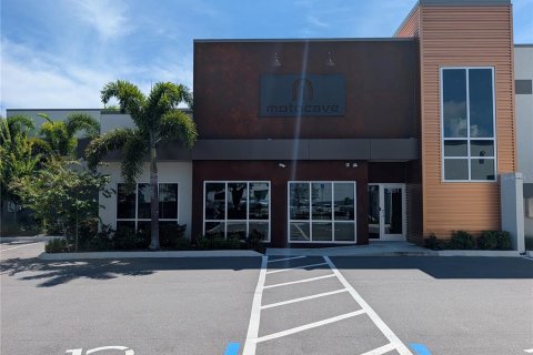 Commercial property in Saint Petersburg, Florida 133.78 sq.m. № 2369426 - photo 16