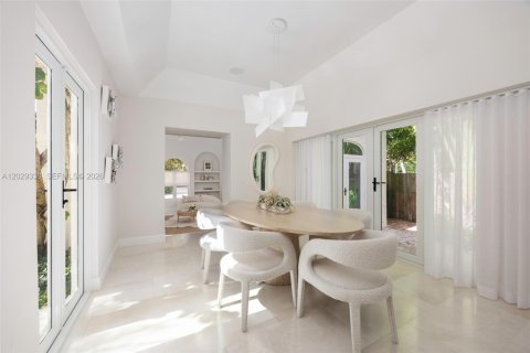 Villa ou maison à louer à Miami, Floride: 4 chambres, 360 m2 № 2171918 - photo 14