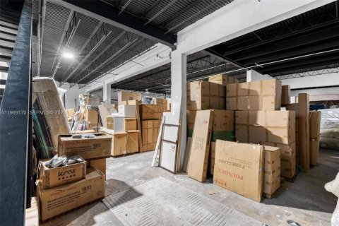 Commercial property in Oakland Park, Florida № 2030015 - photo 20