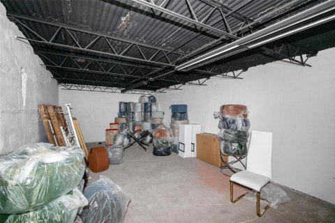 Commercial property in Oakland Park, Florida № 2030015 - photo 22