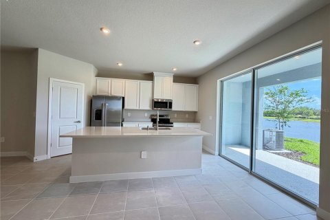 Touwnhouse à louer à Lakewood Ranch, Floride: 3 chambres, 155.52 m2 № 2092363 - photo 6