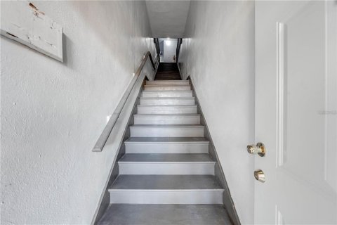 Apartamento en alquiler en Haines City, Florida, 1 dormitorio, 65.03 m2 № 1909175 - foto 3