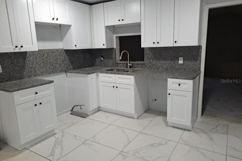 Villa ou maison à vendre à Apopka, Floride: 3 chambres, 93.27 m2 № 1767714 - photo 2