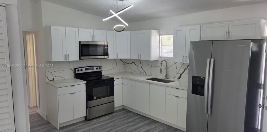 Villa ou maison à Fort Myers, Floride 3 chambres, 122.07 m2 № 1937780