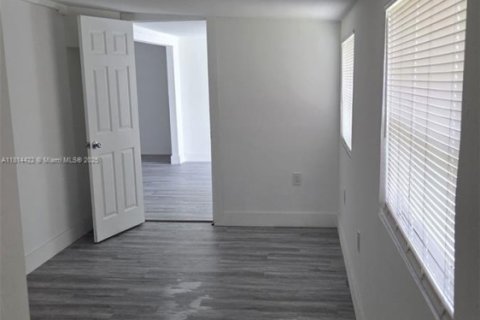 Villa ou maison à vendre à Fort Myers, Floride: 3 chambres, 122.07 m2 № 1937780 - photo 7