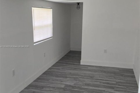 Villa ou maison à vendre à Fort Myers, Floride: 3 chambres, 122.07 m2 № 1937780 - photo 8