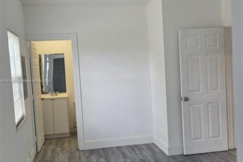 Casa en venta en Fort Myers, Florida, 3 dormitorios, 122.07 m2 № 1937780 - foto 16