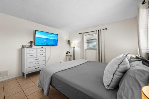 Commercial property in Rotonda, Florida 4 bedrooms, 218.97 sq.m. № 2214839 - photo 25