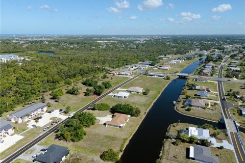 Commercial property in Rotonda, Florida 4 bedrooms, 218.97 sq.m. № 2214839 - photo 11