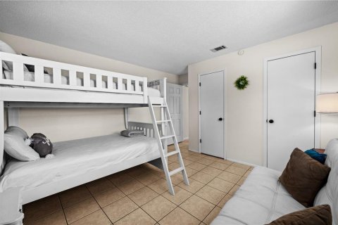 Commercial property in Rotonda, Florida 4 bedrooms, 218.97 sq.m. № 2214839 - photo 8