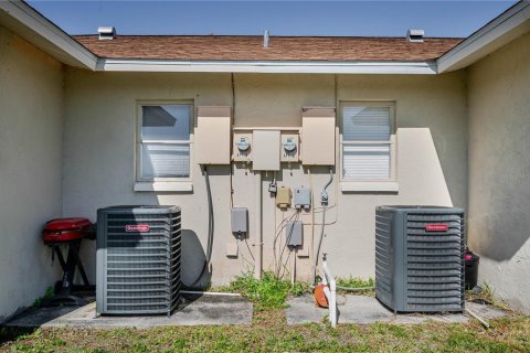 Commercial property in Rotonda, Florida 4 bedrooms, 218.97 sq.m. № 2214839 - photo 9