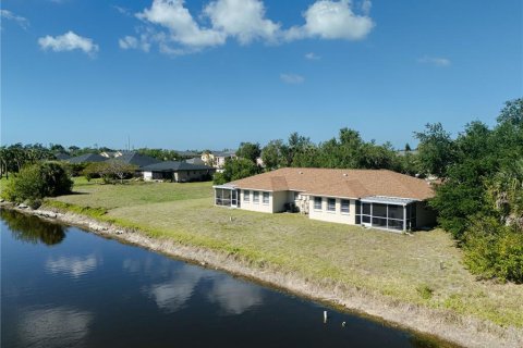 Commercial property in Rotonda, Florida 4 bedrooms, 218.97 sq.m. № 2214839 - photo 27
