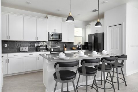 Touwnhouse à vendre à Kissimmee, Floride: 5 chambres, 278.34 m2 № 1744824 - photo 8
