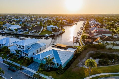 Casa en venta en Apollo Beach, Florida, 4 dormitorios, 251.39 m2 № 1734861 - foto 2