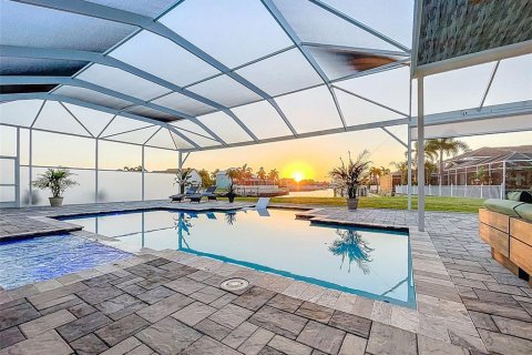 Casa en venta en Apollo Beach, Florida, 4 dormitorios, 251.39 m2 № 1734861 - foto 6