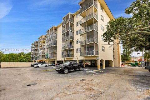 Copropriété à vendre à North Miami, Floride: 1 chambre, 67.35 m2 № 2009058 - photo 4