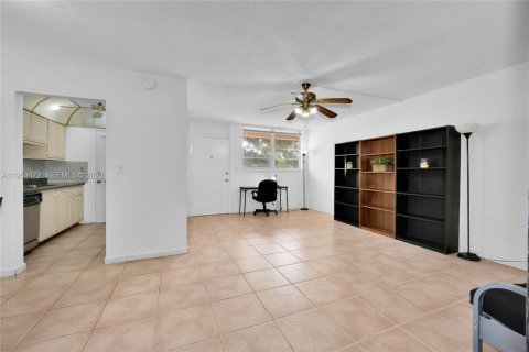 Copropriété à vendre à North Miami, Floride: 1 chambre, 67.35 m2 № 2009058 - photo 10