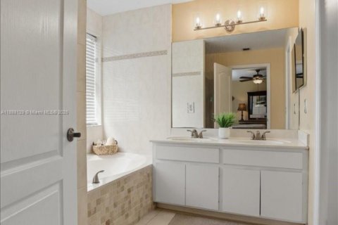 Villa ou maison à vendre à Cooper City, Floride: 4 chambres, 194.91 m2 № 1942393 - photo 26