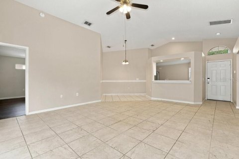 Villa ou maison à louer à Brandon, Floride: 3 chambres, 143.53 m2 № 2416948 - photo 4