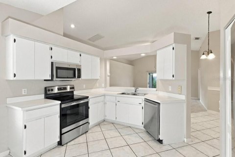 Villa ou maison à louer à Brandon, Floride: 3 chambres, 143.53 m2 № 2416948 - photo 8