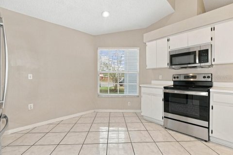 Villa ou maison à louer à Brandon, Floride: 3 chambres, 143.53 m2 № 2416948 - photo 6