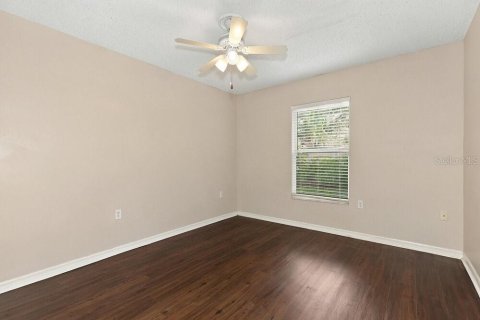 Villa ou maison à louer à Brandon, Floride: 3 chambres, 143.53 m2 № 2416948 - photo 13